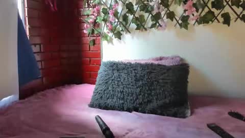 Snapshot of sensual_crital chatting on February 19, 6:48 pm cristal online show from February 19, 6:48 pm