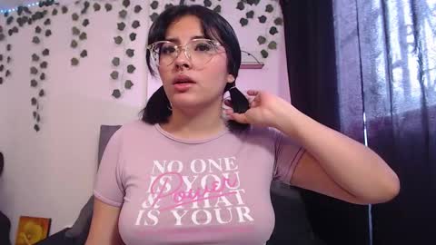 Snapshot of sensual_flame chatting on February 22, 8:31 pm Camille and sophie online show from February 22, 8:31 pm