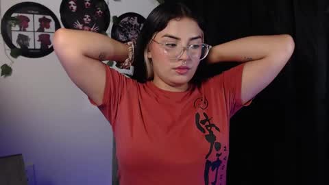 Snapshot of sensual_flame chatting on November 16, 12:49 am Camille and sophie online show from November 16, 12:49 am