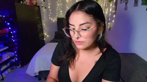 Camille and sophie online show from December 19, 11:45 pm