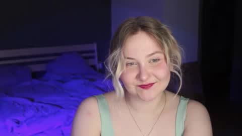 Snapshot of sensual_girrrl chatting on June 11, 12:32 am Ilona online show from June 11, 12:32 am