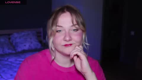 Snapshot of sensual_girrrl chatting on July 21, 12:57 am Ilona online show from July 21, 12:57 am