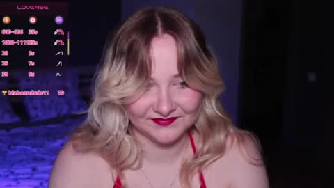 Snapshot of sensual_girrrl chatting on July 22, 12:02 am Ilona online show from July 22, 12:02 am