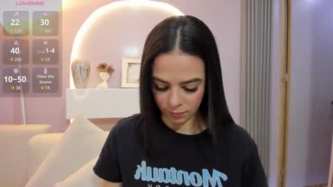 Sophie     online show from March 24, 11:15 am