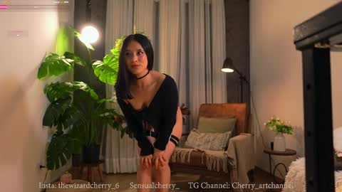 Maria- OF sensual bee online show from April 1, 12:33 am