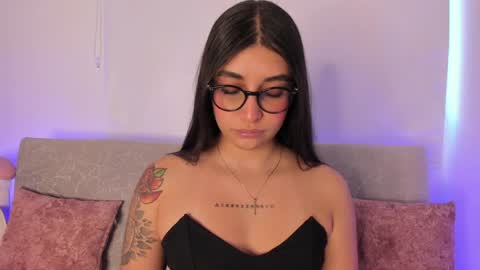 Snapshot of sensualhaven_ chatting on January 29, 10:43 pm sensualhaven_ online show from January 29, 10:43 pm