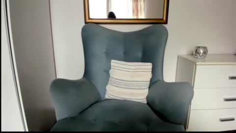 Snapshot of sensuallstella chatting on July 20, 10:39 am sensuallstella online show from July 20, 10:39 am
