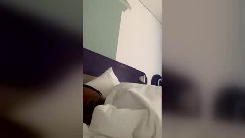 Snapshot of sensualprima chatting on March 11, 11:33 pm sensualprima online show from March 11, 11:33 pm
