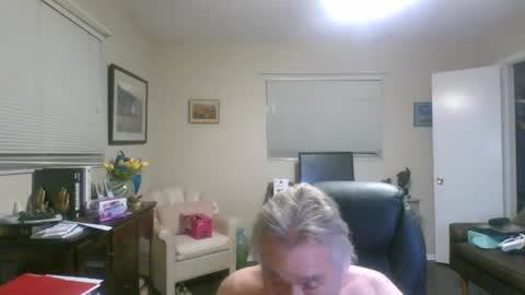 Snapshot of sensualsteve106 chatting on December 31, 3:34 am sensualsteve106 online show from December 31, 3:34 am