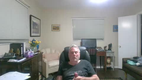 Snapshot of sensualsteve106 chatting on January 4, 4:55 am sensualsteve106 online show from January 4, 4:55 am