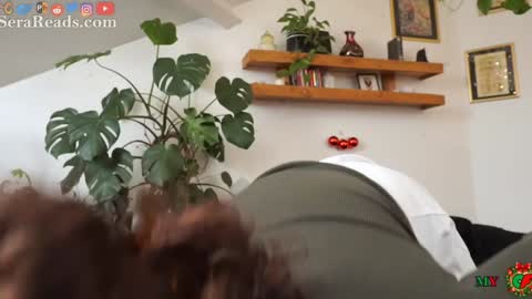 SeraReads online show from December 22, 9:06 am