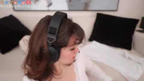 SeraReads online show from March 21, 9:18 pm