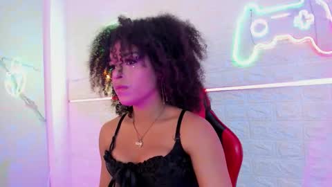 Serena  online show from December 3, 12:03 pm