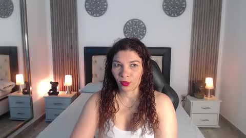 Snapshot of serena_houstonn chatting on November 8, 11:54 am Serena online show from November 8, 11:54 am