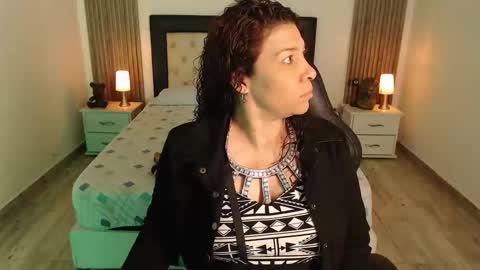 Snapshot of serena_houstonn chatting on November 13, 11:09 am Serena online show from November 13, 11:09 am