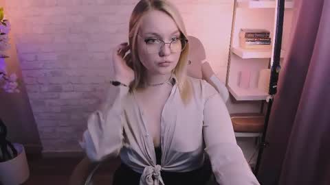 Serena online show from April 1, 7:53 am