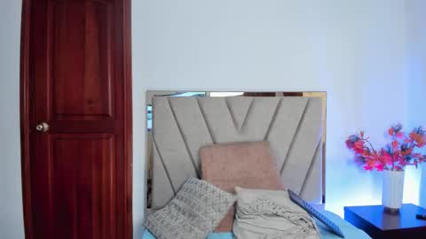 Snapshot of serenaaveline chatting on September 25, 10:35 pm serenaaveline online show from September 25, 10:35 pm