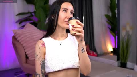 Snapshot of serenavelour chatting on October 20, 10:16 am Serena online show from October 20, 10:16 am