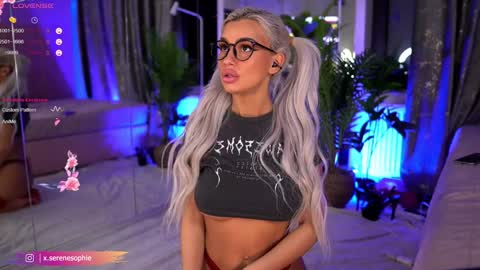 Serene Sophiex online show from January 30, 1:11 am