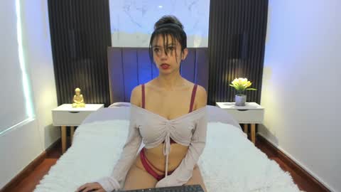 Snapshot of serene_waves chatting on December 12, 12:44 pm Serene online show from December 12, 12:44 pm