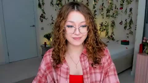 Ophelia online show from March 31, 4:07 pm