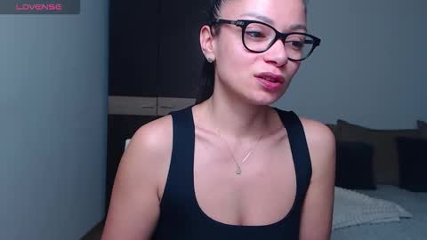 SereneSophi online show from March 14, 4:18 am