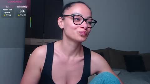 Snapshot of serenesophi chatting on June 12, 2:43 am SereneSophi online show from June 12, 2:43 am