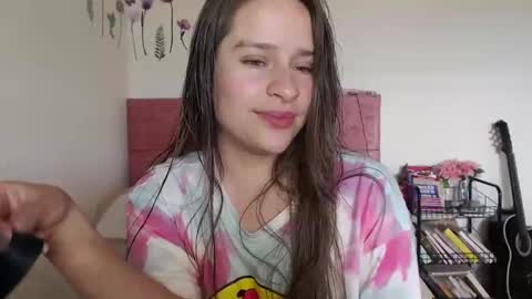 Snapshot of serenity_crystal chatting on December 7, 4:03 pm serenity_crystal online show from December 7, 4:03 pm