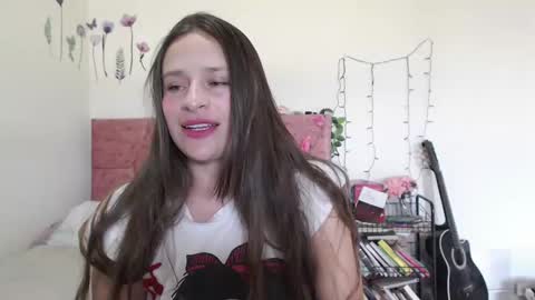 Snapshot of serenity_crystal chatting on January 19, 9:13 pm serenity_crystal online show from January 19, 9:13 pm