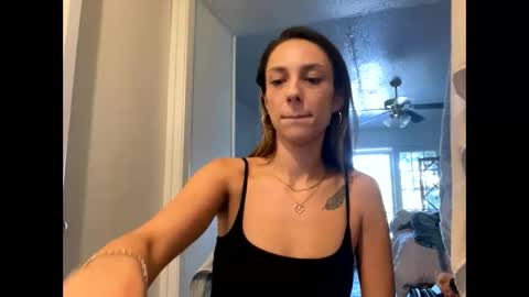 Snapshot of serenityroseee chatting on May 4, 10:50 pm serenityroseee online show from May 4, 10:50 pm