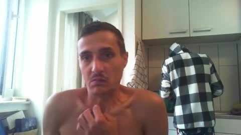 Snapshot of serhio27 chatting on September 30, 6:07 am meta23meta online show from September 30, 6:07 am