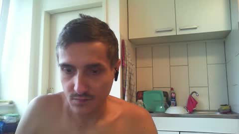 Snapshot of serhio27 chatting on October 10, 7:07 am meta23meta online show from October 10, 7:07 am