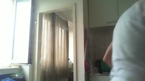 Snapshot of serhio27 chatting on October 16, 7:20 am meta23meta online show from October 16, 7:20 am