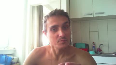 Snapshot of serhio27 chatting on October 26, 12:33 pm meta23meta online show from October 26, 12:33 pm