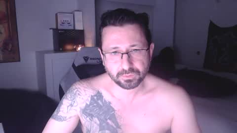 Snapshot of serk1122 chatting on February 24, 11:52 am serk1122 online show from February 24, 11:52 am