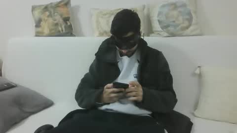 sero98313230 online show from April 6, 7:20 am