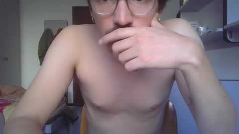 Snapshot of servandomier chatting on December 6, 8:37 am mier online show from December 6, 8:37 am