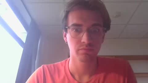 Snapshot of servandomier chatting on March 9, 6:11 pm mier online show from March 9, 6:11 pm