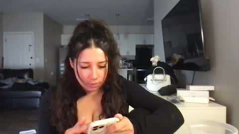 Snapshot of servexely chatting on February 11, 6:57 pm servexely online show from February 11, 6:57 pm