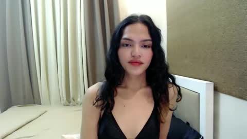 Snapshot of servicedoll18 chatting on September 16, 7:26 pm Bella online show from September 16, 7:26 pm