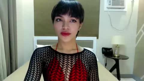 Snapshot of servicedoll18 chatting on September 26, 5:06 pm Bella online show from September 26, 5:06 pm