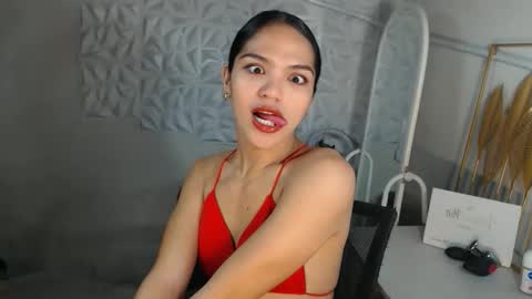 Bella online show from April 17, 3:15 pm