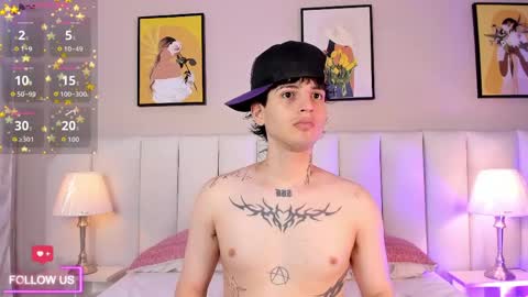 sett_and_gwen online show from April 8, 4:23 am