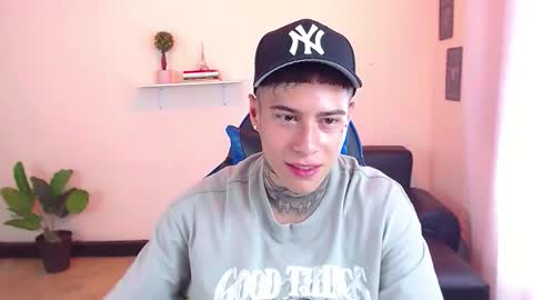 Snapshot of setthomas chatting on October 30, 3:46 pm Thomas online show from October 30, 3:46 pm