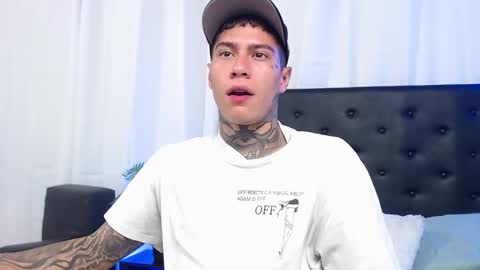 Snapshot of setthomas chatting on November 4, 2:27 pm Thomas online show from November 4, 2:27 pm