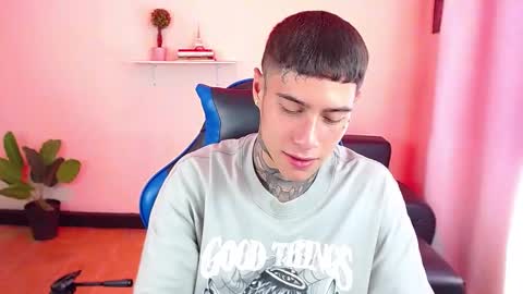 Snapshot of setthomas chatting on November 7, 3:45 pm Thomas online show from November 7, 3:45 pm