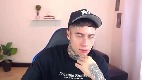 Snapshot of setthomas chatting on November 21, 3:11 pm Thomas online show from November 21, 3:11 pm