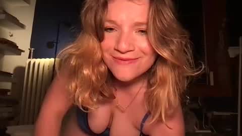 Snapshot of seturselfonfyre chatting on October 18, 6:16 am seturselfonfyre online show from October 18, 6:16 am