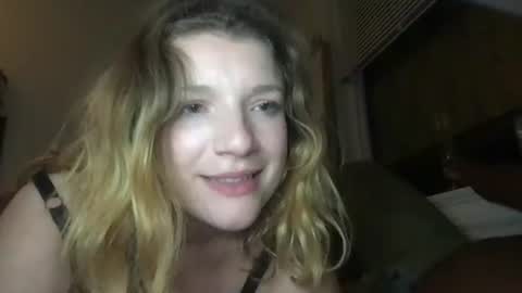 Snapshot of seturselfonfyre chatting on October 22, 12:44 am seturselfonfyre online show from October 22, 12:44 am