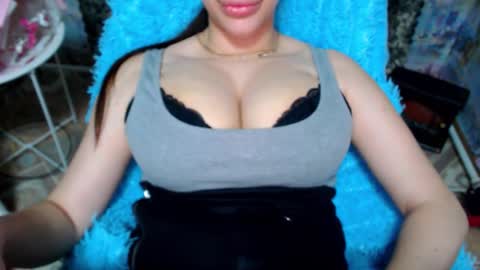 Snapshot of seu_cute chatting on December 15, 7:29 pm seu_cute online show from December 15, 7:29 pm